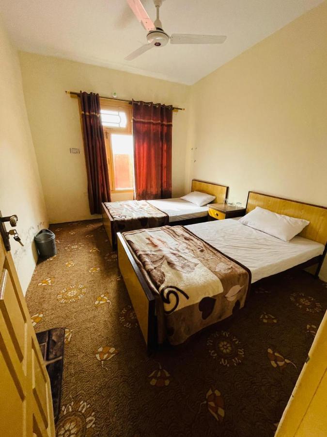Laal Haveli Hotel Skardu Bagian luar foto